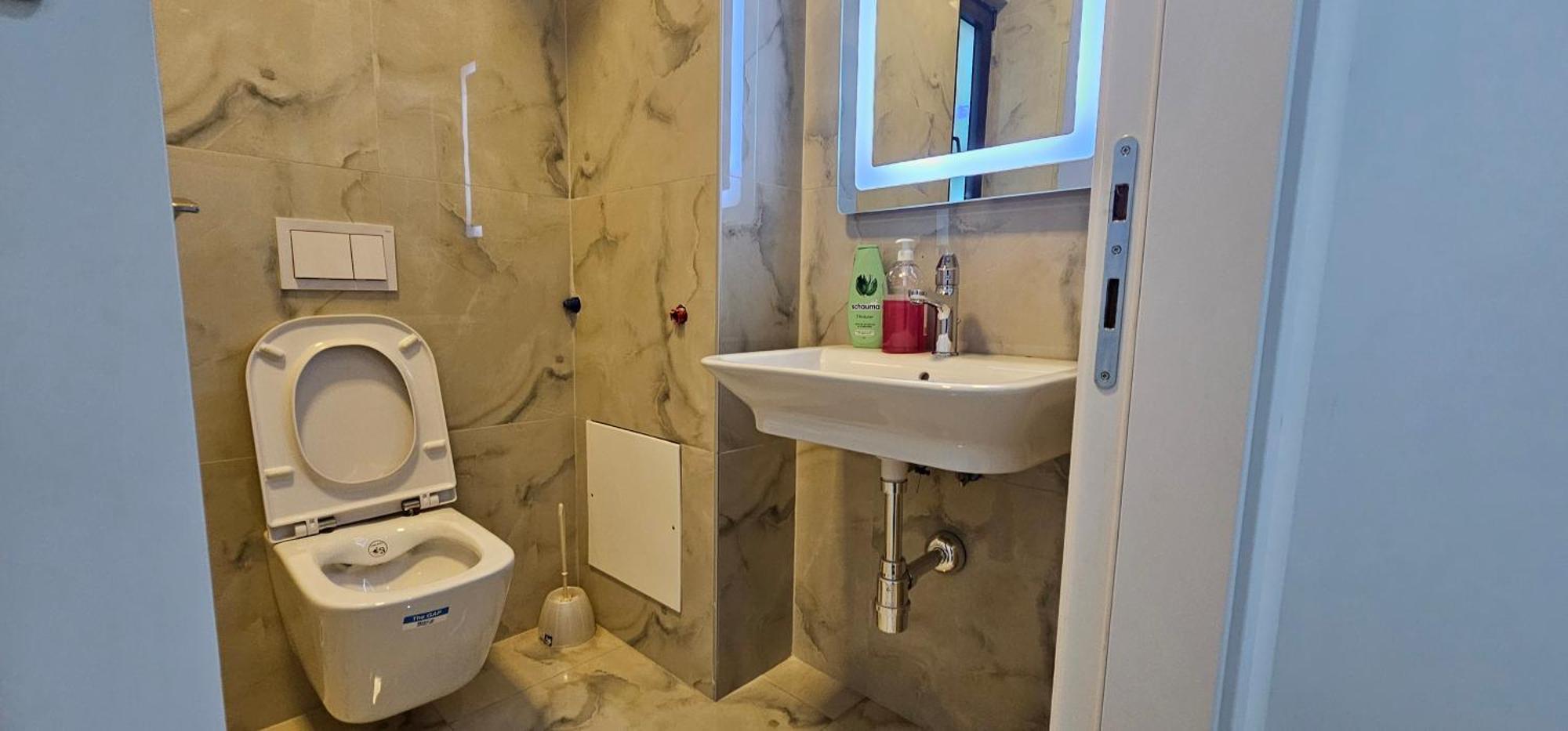 Appartamento Free Parking Tirana Modern Escape Esterno foto
