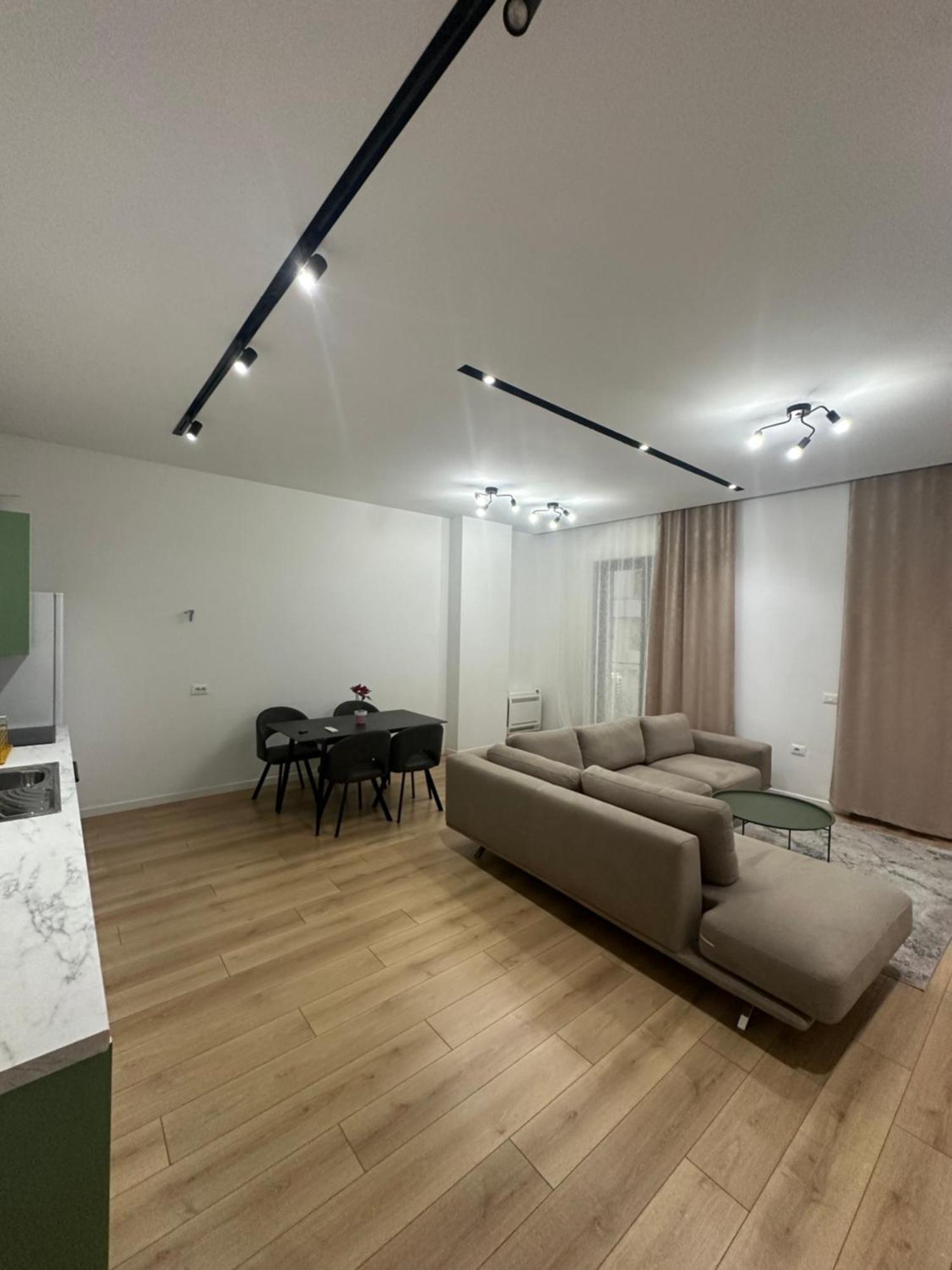 Appartamento Free Parking Tirana Modern Escape Esterno foto